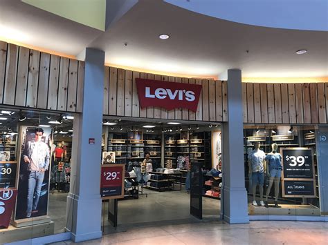 levi's outlet.